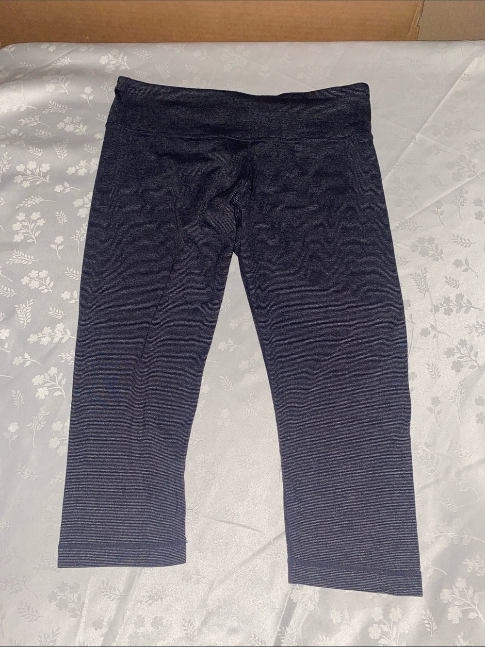 Lululemon Dark Gray Heather Crop Leggings Sz 10